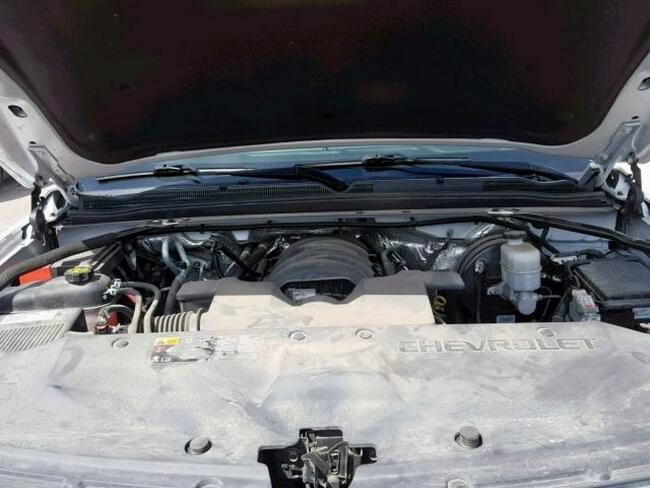 Chevrolet Tahoe 2016, 5.3L, 4x4, po gradobiciu Warszawa - zdjęcie 9