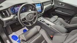 Volvo XC 60 B4 D Plus Dark aut ! Z Polskiego Salonu ! Faktura Vat ! Warszawa - zdjęcie 9