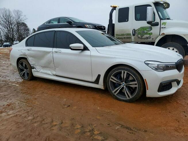 BMW 740 / Head Up / M-pakiet / niski przebieg / Tarnów - zdjęcie 3