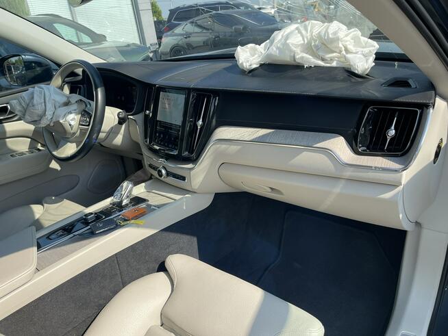 Volvo XC 60 EU Recharged T6 AWD Skóra Panorama Pamięć Kamera 340KM Gliwice - zdjęcie 9