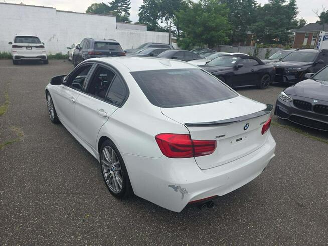BMW 330 xDrive / M-Pakiet / niski przebieg Wrocław - zdjęcie 4