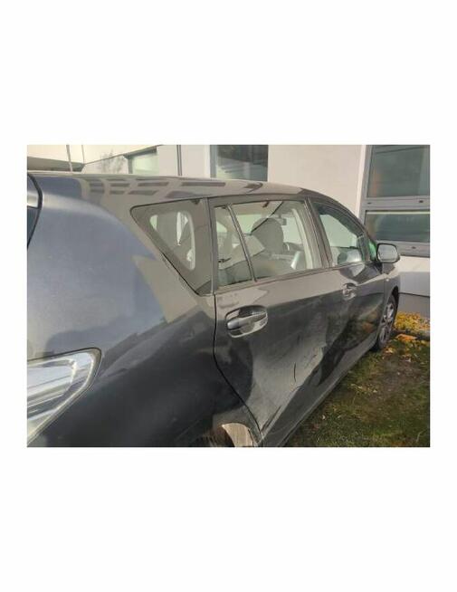 Syndyk sprzeda udział 1/10 w prawie własności Toyota Verso Gdańsk - zdjęcie 2