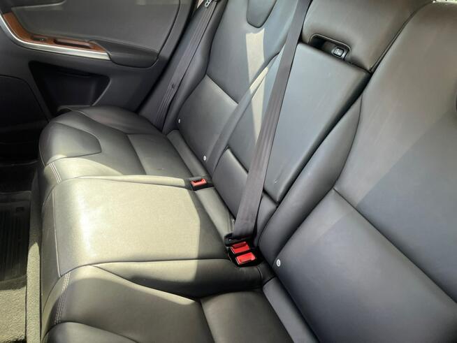 Volvo XC 60 INSCRIPTION / AWD / T5 / niski przebieg Chwaszczyno - zdjęcie 10
