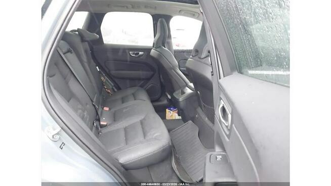 Volvo XC 60 / 4x4 / bogata wersja / niski przebieg / Tarnów - zdjęcie 12