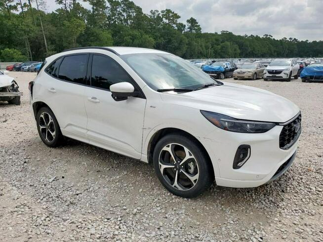 Ford Kuga / 4x4 / 2.0 250KM / Bogate wyposażenie / Tarnów - zdjęcie 2
