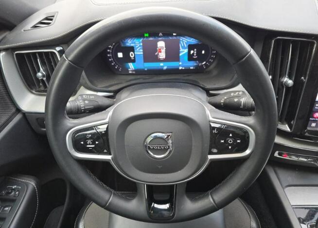 Volvo XC 60 R-DESIGN / AWD / B5 Cieszyn - zdjęcie 8