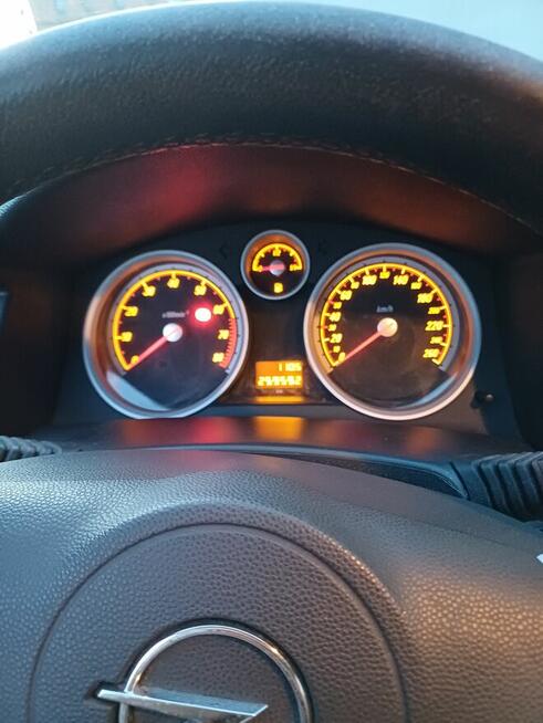 Opel Astra H 1.6 GTC 2006r Orzesze - zdjęcie 9