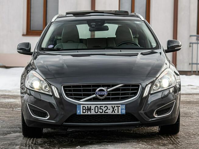 Volvo V60 1.6T 180KM Summum ! Full Opcja Super Stan ! Opłacone ! Zwoleń - zdjęcie 11