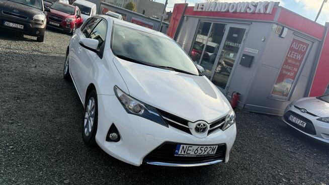 Toyota Auris Benzyna Zarejestrowany Ubezpieczony Elbląg - zdjęcie 1