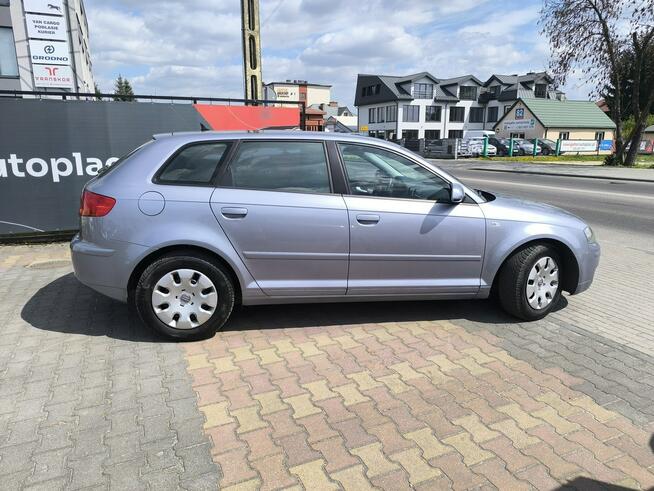 Audi A3 1.6i 16V 116KM Klimatronic Navi Łuków - zdjęcie 3