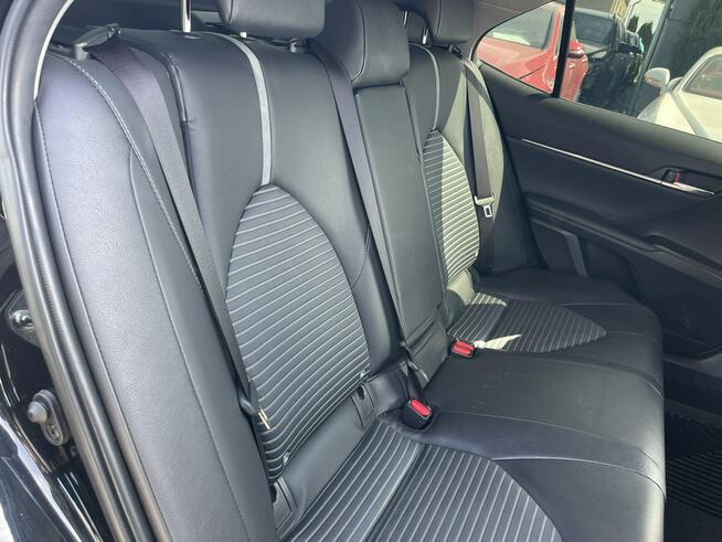 Toyota Camry Salon Polska Hybryda Skóra Kamera 218KM Gliwice - zdjęcie 11