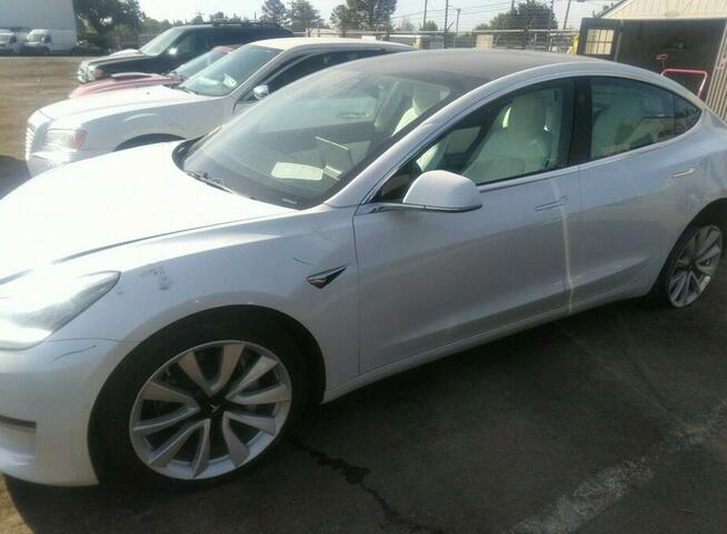 Tesla Model 3 Mid Range, 2019, od ubezpieczalni Warszawa - zdjęcie 5