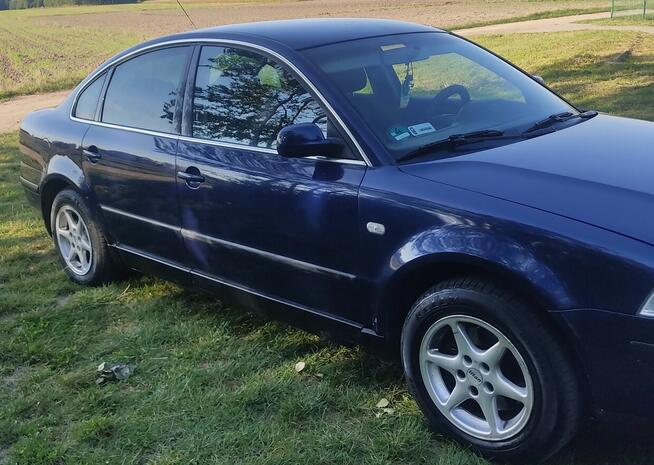 Passat B5 z 2002 Golędzin - zdjęcie 3