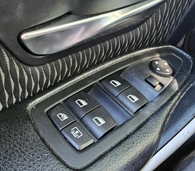 BMW 330D xDrive ładny stan 4x4 sedan Chełm Śląski - zdjęcie 10