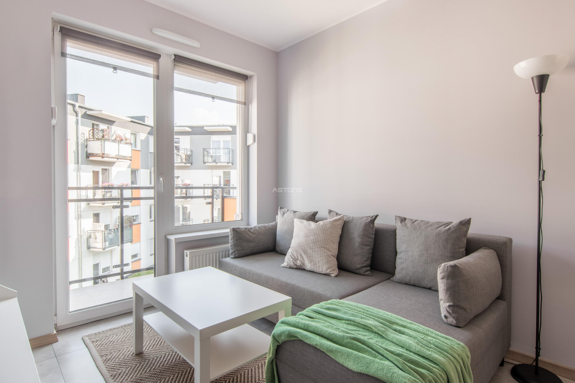 WYGODNE KAMERALNE MIESZKANIE! Nowe Miasto - zdjęcie 2