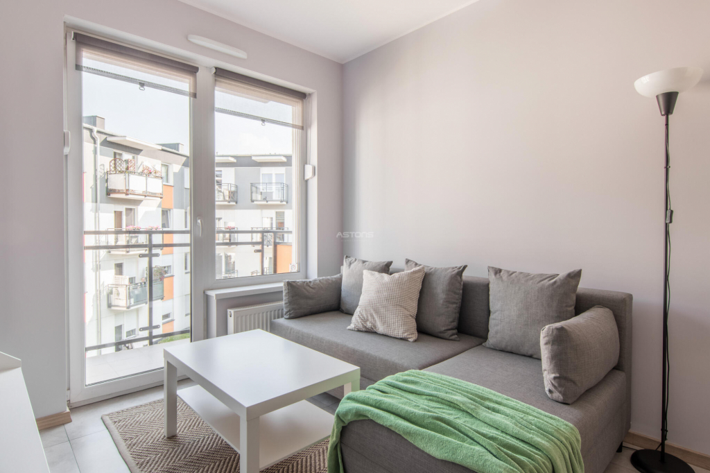 WYGODNE KAMERALNE MIESZKANIE! Nowe Miasto - zdjęcie 2