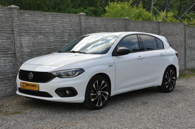Fiat Tipo 1.4 120KM T-Jet hatchback LED Navi Kamera Czujniki Dąbrowa Górnicza - zdjęcie 1