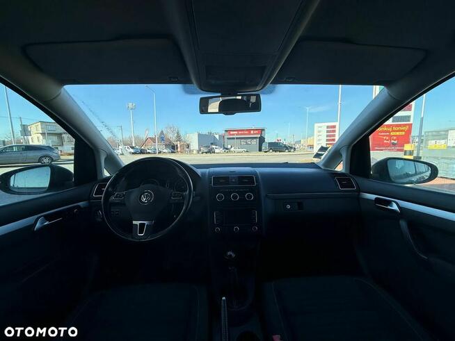 Volkswagen Touran 1.6 TDI Krosno - zdjęcie 11