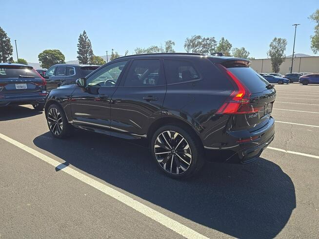 Volvo XC 60 Najwyższa wersja wyposażenia ULTRA / AWD / B5 Białystok - zdjęcie 4