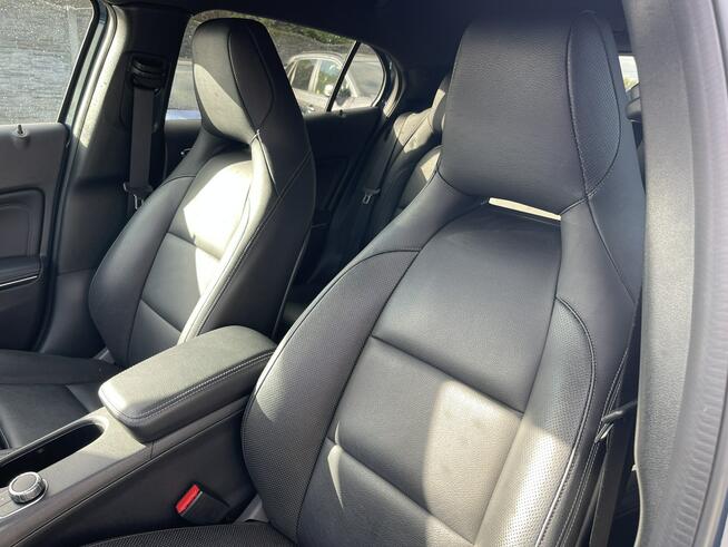 Mercedes GLA 200 Salon PL_Urban Automat 4Matic Kamera Skóra Pamięć Gliwice - zdjęcie 9
