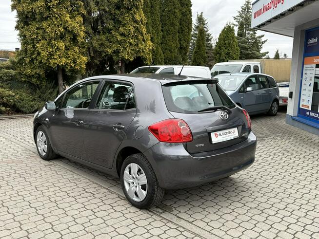 Toyota Auris Rezerwacja Tarnowskie Góry - zdjęcie 8