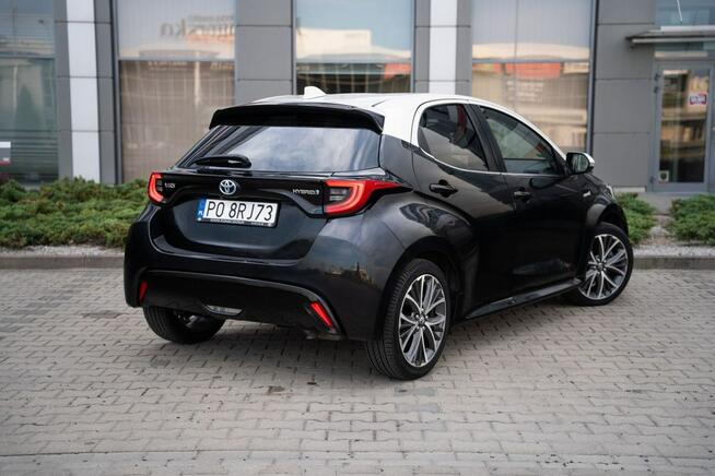 Toyota Yaris Selection Elegance Virtual Półskóra Keyless ACC krajowy Kraków - zdjęcie 2