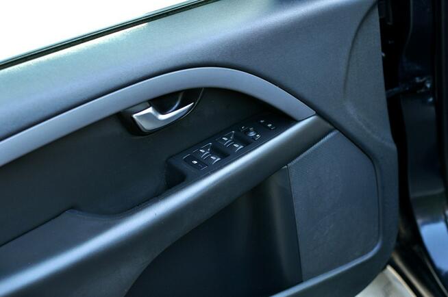 Volvo V70 2.5 Turbo 231KM LIFT Climatronic Grzane Płock - zdjęcie 12