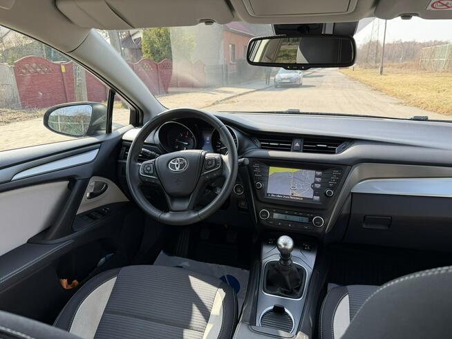 Toyota Avensis 2.0 D-4D Edition S Jaworzno - zdjęcie 8