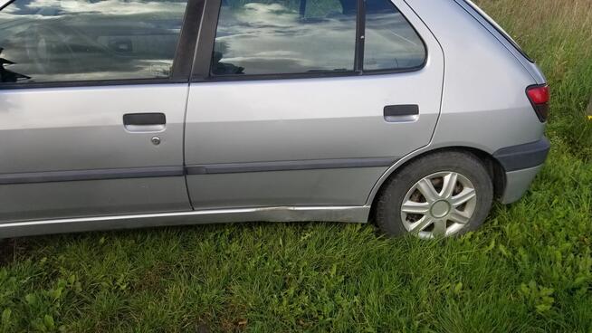 Peugeot 306 1,4 75 KM 1995 LPG uszkodzony silnik Sulejów - zdjęcie 3