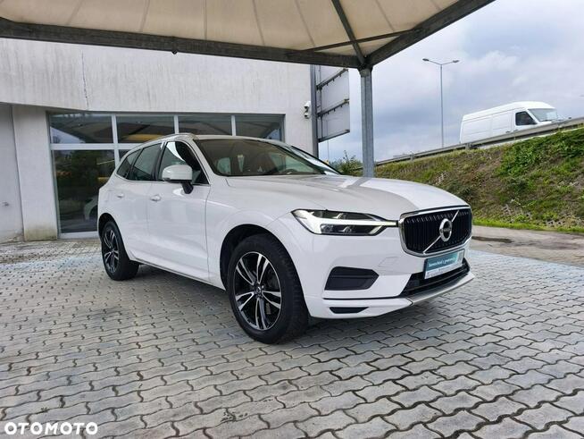Volvo XC 60 D4 AWD Momentum Kraków - zdjęcie 2