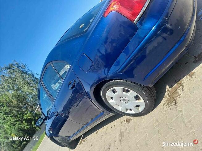 Syndyk sprzeda udział 1/2 samochodu Toyota Avensis 1.6 KAT. Przebędowo - zdjęcie 4