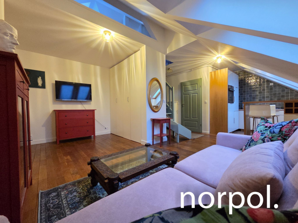 Jasne dwupoziomowe mieszkanie z windą, po remoncie – Grzegórzecka Kraków - zdjęcie 2