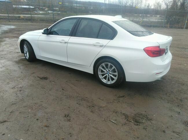 BMW 320 2017, 2.0L, 4x4, porysowany lakier Warszawa - zdjęcie 4