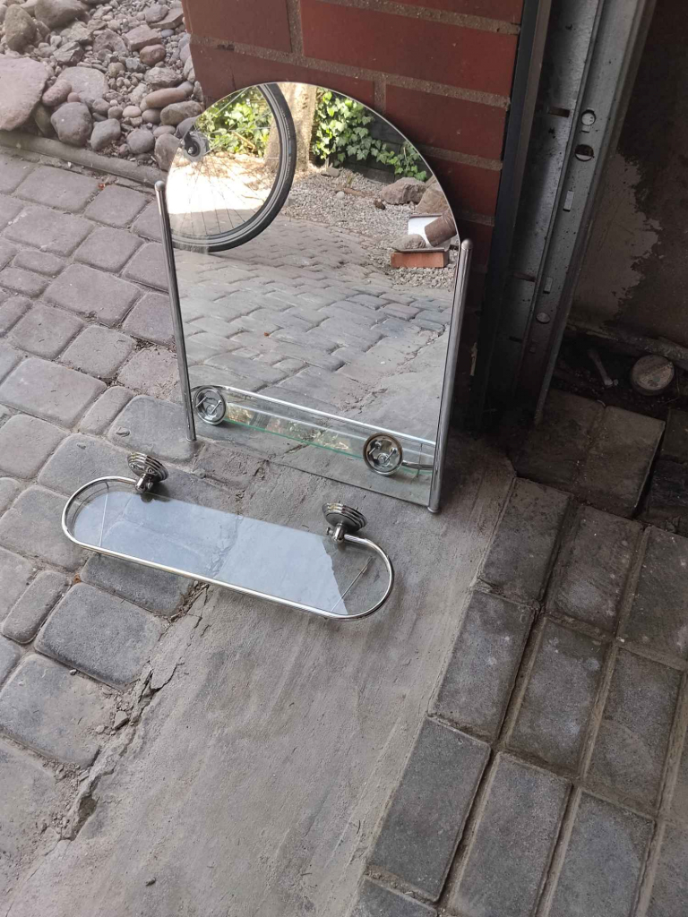 Sprzedam grzejnik łazienkowy oraz lustro Sianów - zdjęcie 3