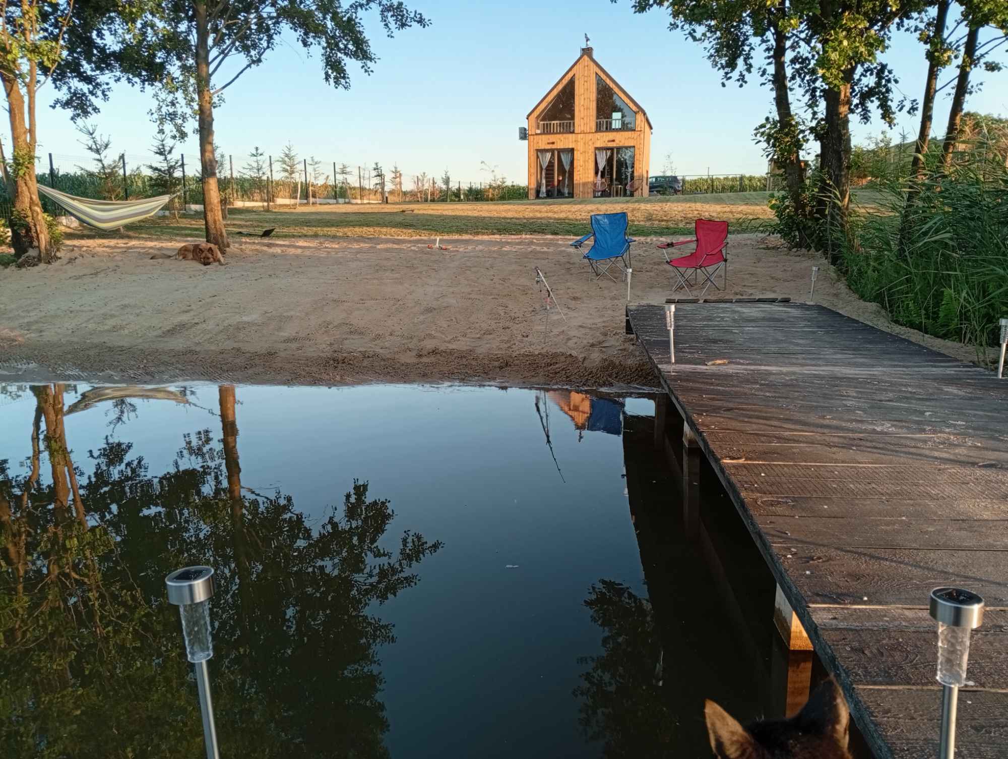 Dom nad jeziorem z linią brzegową prywatny pomost plaża duża działka Lubówiec - zdjęcie 3