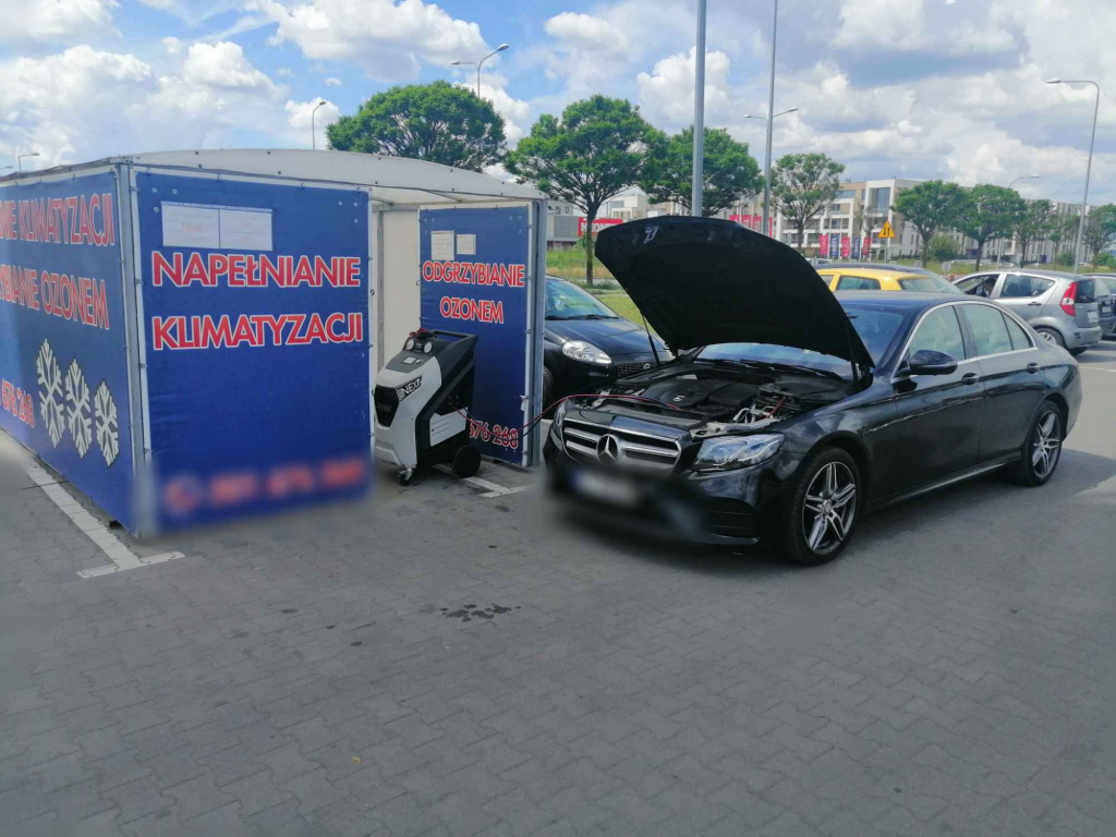 Napełnianie klimatyzacji samochodowej, odgrzybianie ozonem Kielce - zdjęcie 2
