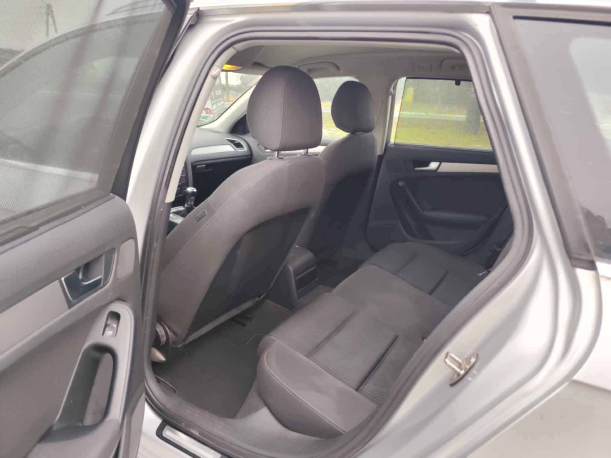 Audi A4 Avant ! Stan Bardzo dobry ! Turek - zdjęcie 5