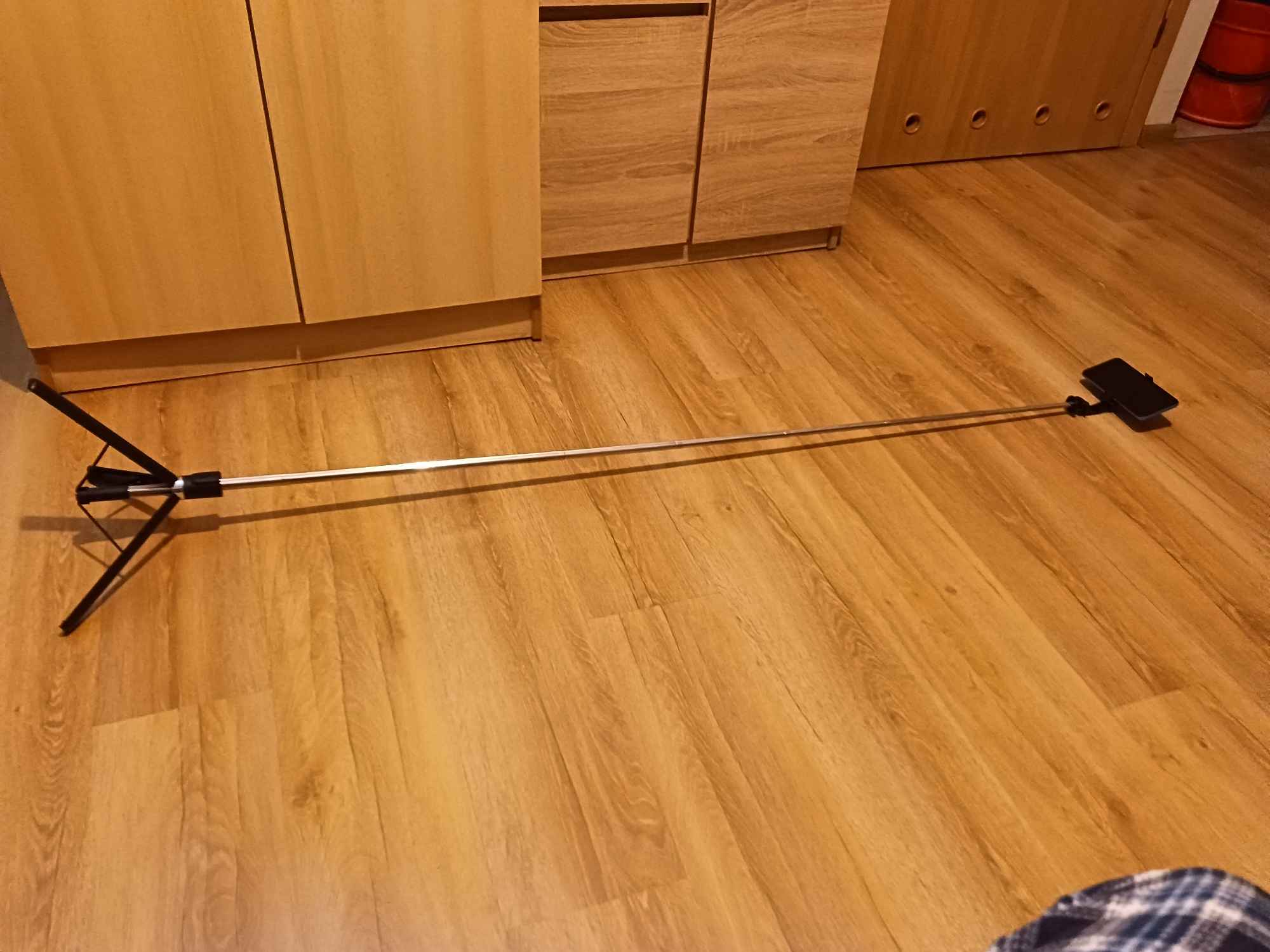 Obrotowy uchwyt na- Selfie Stick Tripod z bezprzewodowym pilotem Nowe Miasto - zdjęcie 12