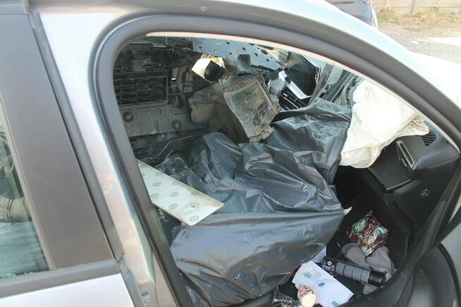 Peugeot 208 Ostrów Wielkopolski - zdjęcie 5