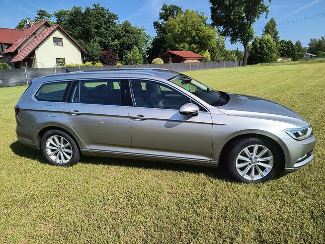 VW Passat B8 Highline Brodów - zdjęcie 5