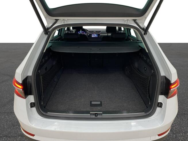 Skoda Superb 2.0 TDI SCR STYLE DSG Warszawa - zdjęcie 11