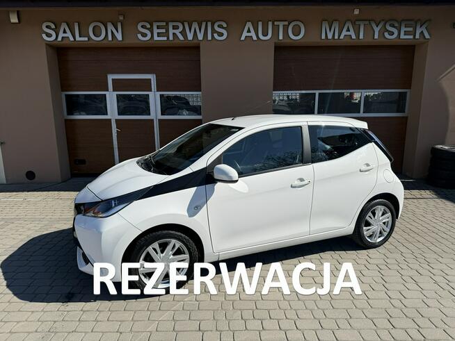 Toyota Aygo !! Rezerwacja !! Orzech - zdjęcie 1