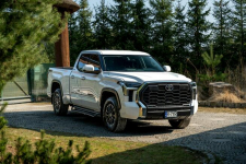 Toyota Tundra Crewmax Platinum