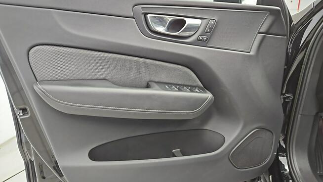 Volvo XC 60 AWD Plus Bright aut ! Z Polskiego Salonu ! Faktura VAT ! Warszawa - zdjęcie 10