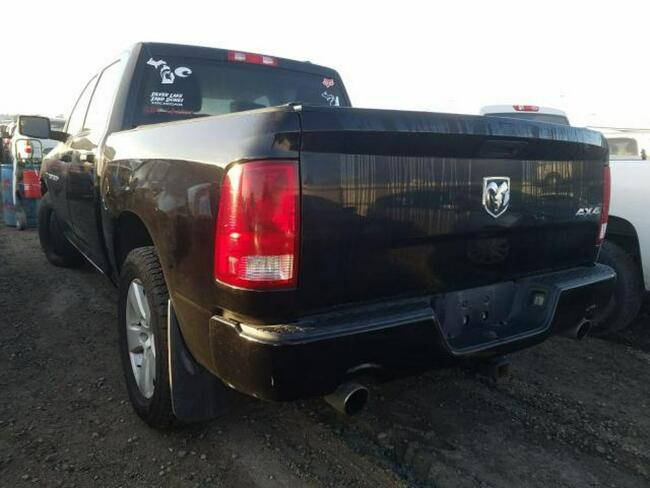 Dodge RAM 2012, 5.7L, 1500 ST, porysowany lakier Warszawa - zdjęcie 3