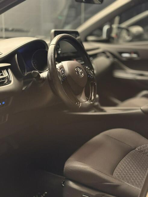 C-HR 1.8 ElHYBRID Active, bezwyp, IIkmpl kół, stan bdb,f-ra Vat brutto Radom - zdjęcie 9