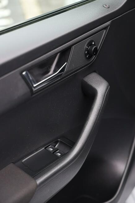 Škoda Fabia 1.0 TSI Ambition DSG Tychy - zdjęcie 12