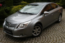 Toyota Avensis 147 KM Benzyna Przebieg 96 tys km Sedan