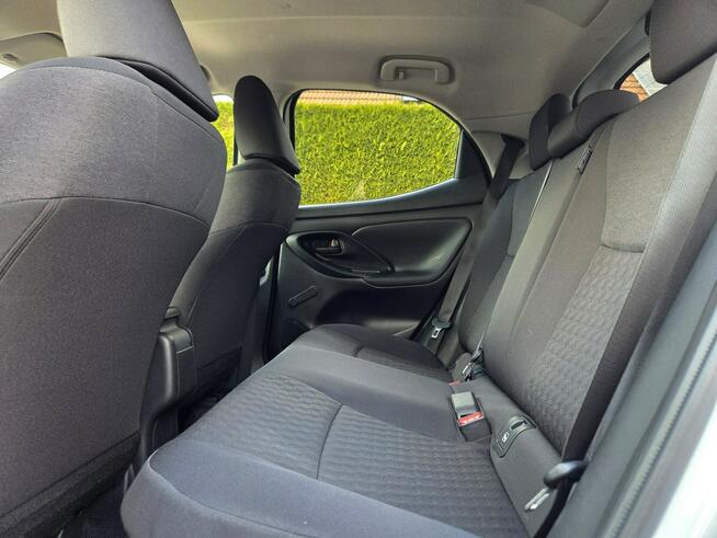 Toyota Yaris Hybrid 1.5 Benz. 116KM 2021r LED, Kamera, Tempomat Tychy - zdjęcie 12