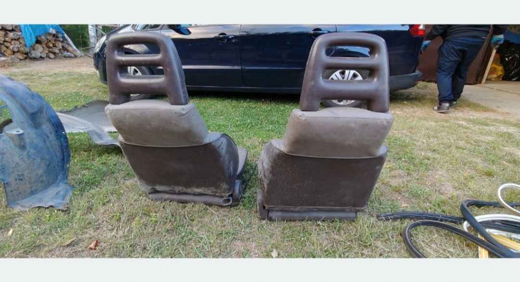 Sprzedam fotele do Suzuki Samurai Krępa - zdjęcie 2